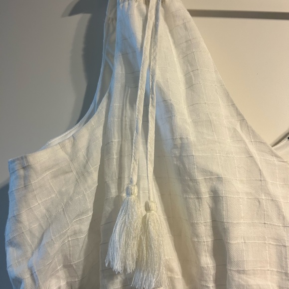 White Window Pane V-Neck Sleeveless Tank - Picture 3 of 5